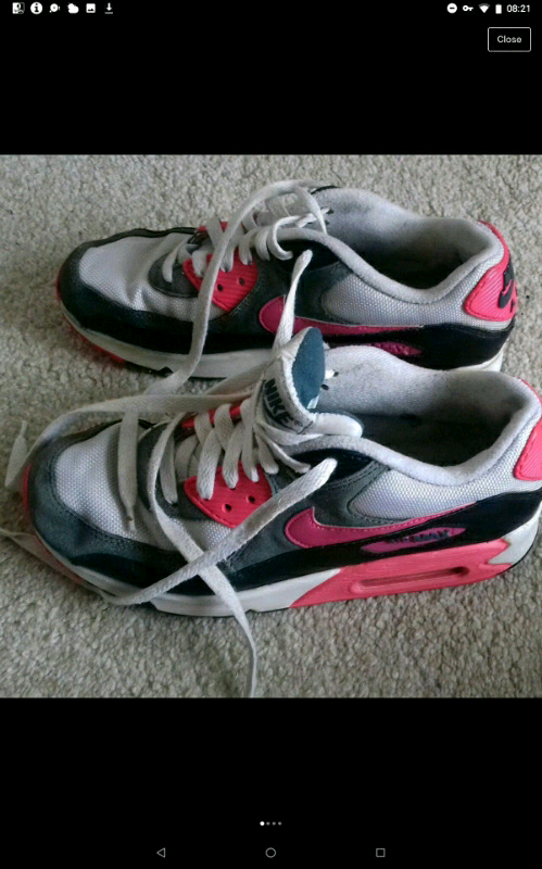 nike black trainers size 5